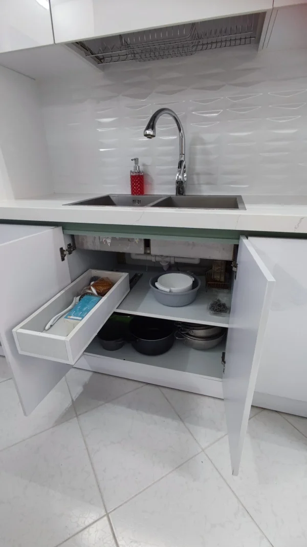 کابینت آشپزخانه کد a4 24 استفاده ی بهینه از فضای زیر سینک ظرفشویی